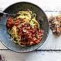 Vegetarisk bolognese med röda linser och timjan