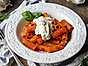Snabb pasta och tomatsås med burrata